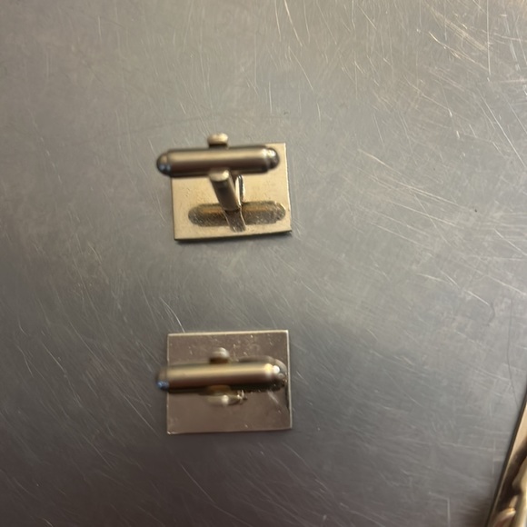 Tie clip and cuff links matching with letter H silver gold tone - Picture 9 of 9